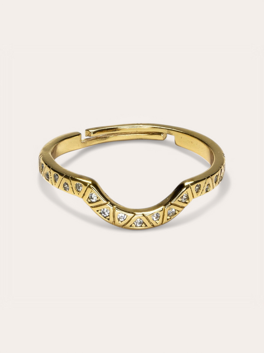 Anillo Emily de plata de ley con baño en oro y circonitas brillantes, diseño elegante de Fiora Jewels