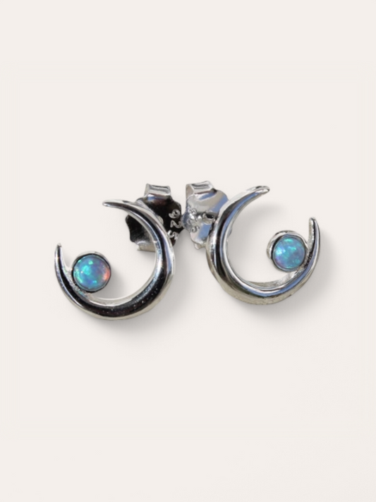 PendientePendientes Luna de Fiora Jewels, en plata de ley 925 con ópalo natural, un diseño elegante que captura la esencia del brillo lunars luna plata de ley y opalo