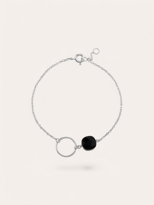 Pulsera de Ónix Negro de Fiora Jewels, elaborada en plata 925 con piedras de ónix negro, diseño sofisticado y elegante para cualquier ocasión